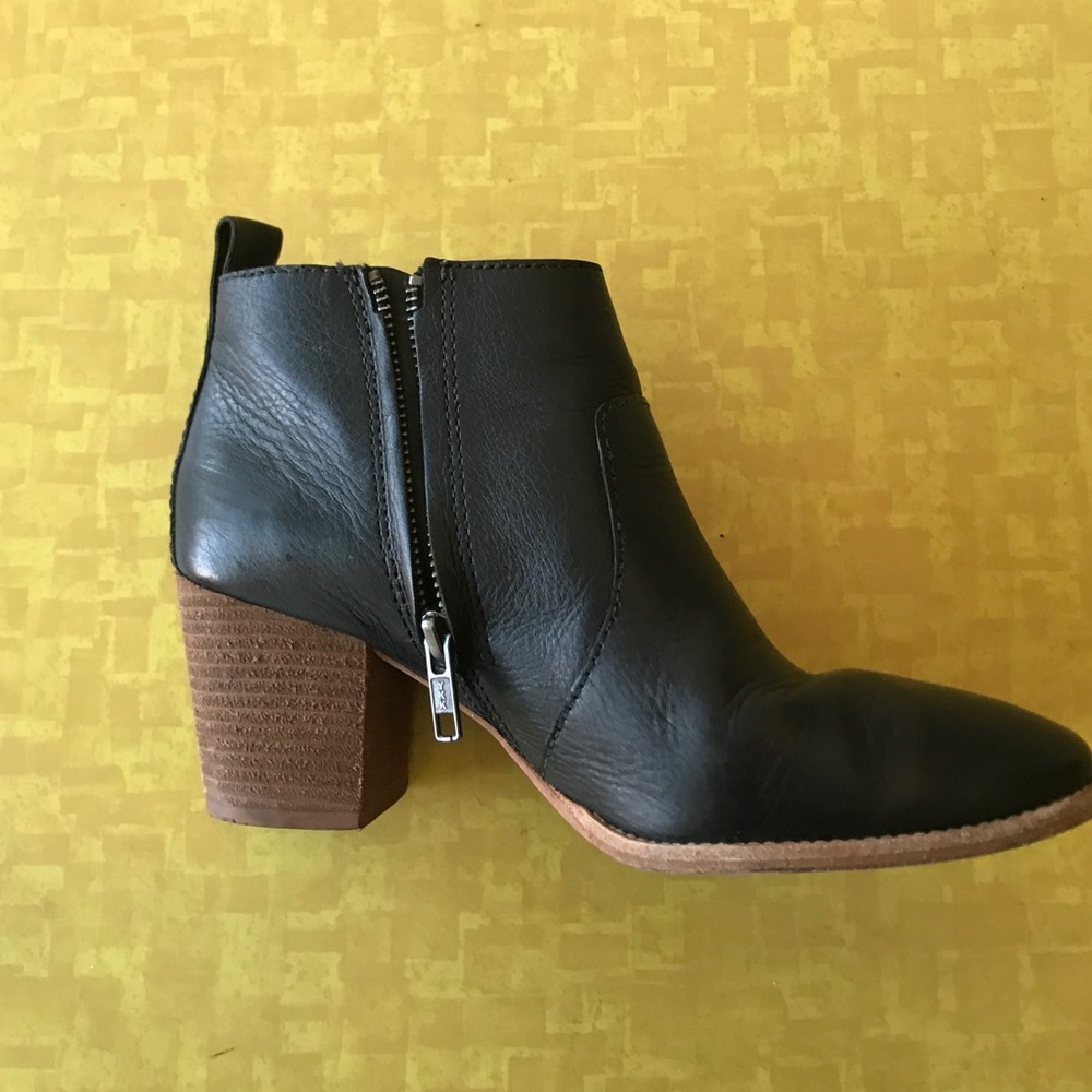 Madewell Black “Brenner” ankle boots, size 6.5